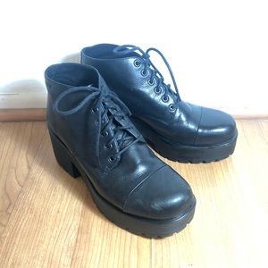 Vagabond Dioon Black Leather Lace Up Ankle Boots